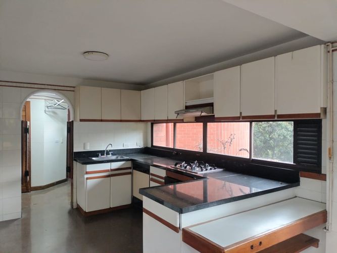 Apartamento de 3 alcobas en venta en El Poblado, Medellín, 225 m² · foto 7 de 17