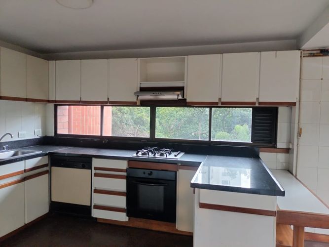 Apartamento de 3 alcobas en venta en El Poblado, Medellín, 225 m² · foto 4 de 17
