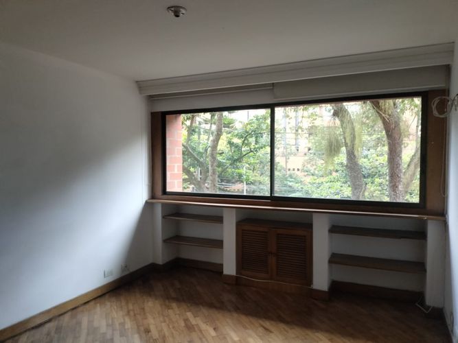 Apartamento de 3 alcobas en venta en El Poblado, Medellín, 225 m² · foto 13 de 17