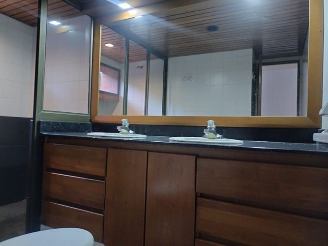 Apartamento de 3 alcobas en venta en El Poblado, Medellín, 225 m² · foto 16 de 17