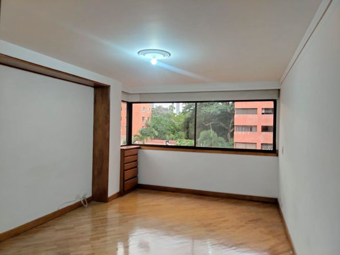 Apartamento de 3 alcobas en venta en El Poblado, Medellín, 225 m² · foto 14 de 17