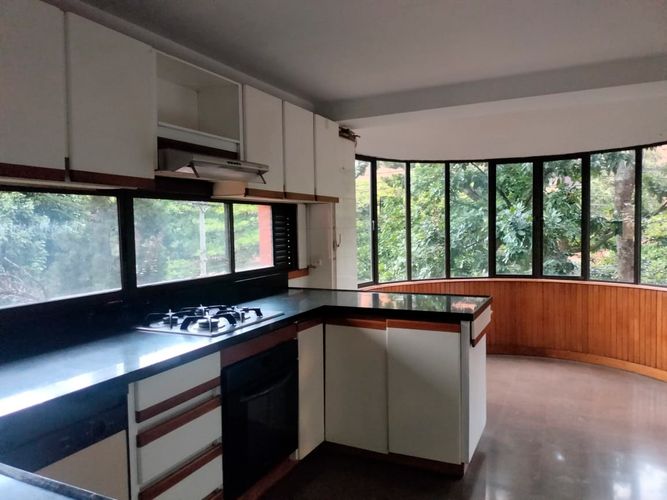 Apartamento de 3 alcobas en venta en El Poblado, Medellín, 225 m² · foto 6 de 17