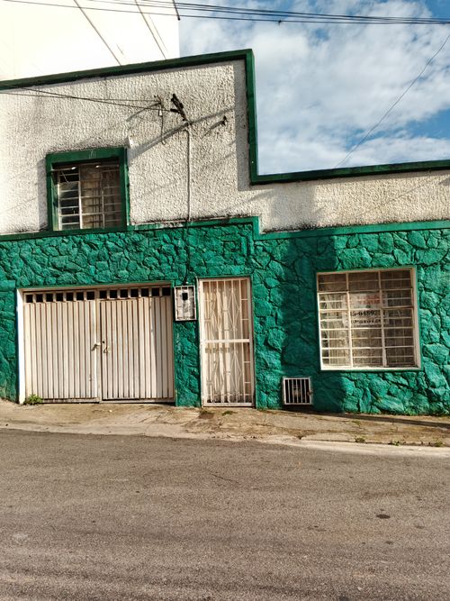 Casa de 5 alcobas en venta en Universidad, Bucaramanga, 145 m² · foto 2 de 3