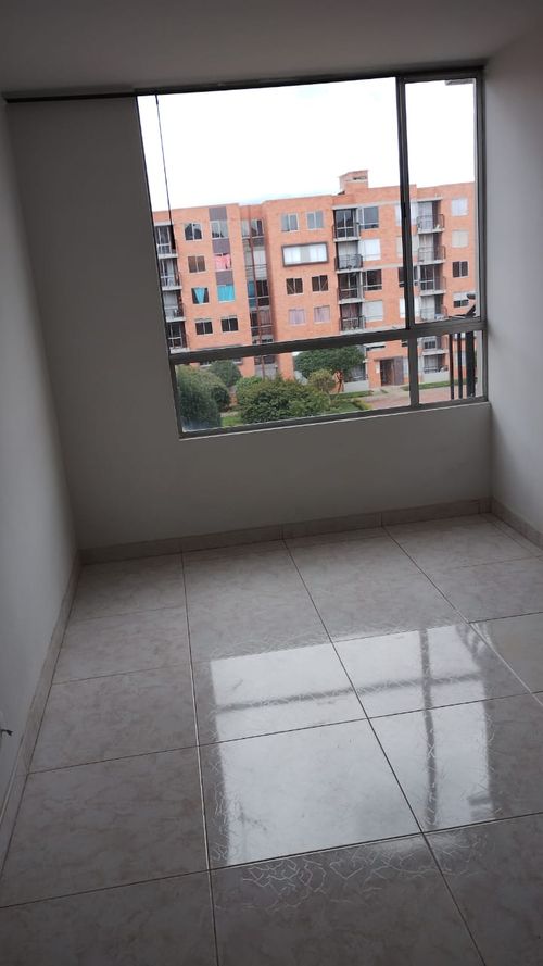 Apartamento de 3 alcobas en venta en Echavarria, Madrid, 64 m² · foto 9 de 17