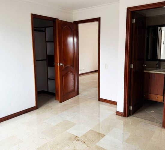 Apartamento de 3 alcobas en venta en Laureles, Medellín, 164 m² · foto 16 de 23