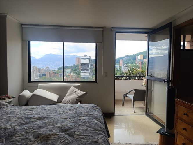 Apartamento de 3 alcobas en venta en El Poblado, Medellín, 135 m² · foto 2 de 19