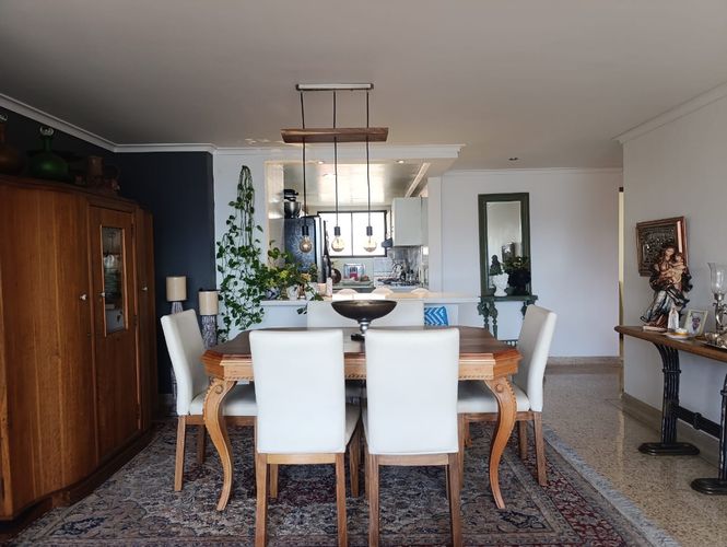Apartamento de 3 alcobas en venta en El Poblado, Medellín, 135 m² · foto 5 de 19