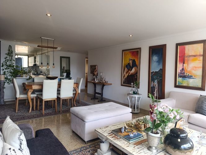 Apartamento de 3 alcobas en venta en El Poblado, Medellín, 135 m² · foto 7 de 19