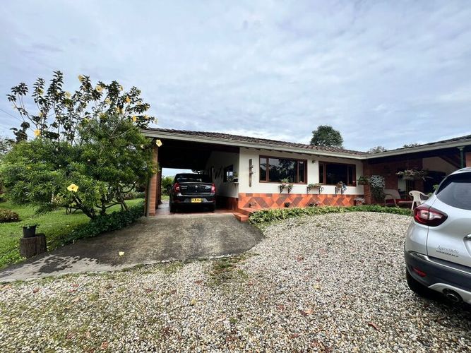 Finca en venta en El Tambo, La Ceja, 250 m² · foto 13 de 22