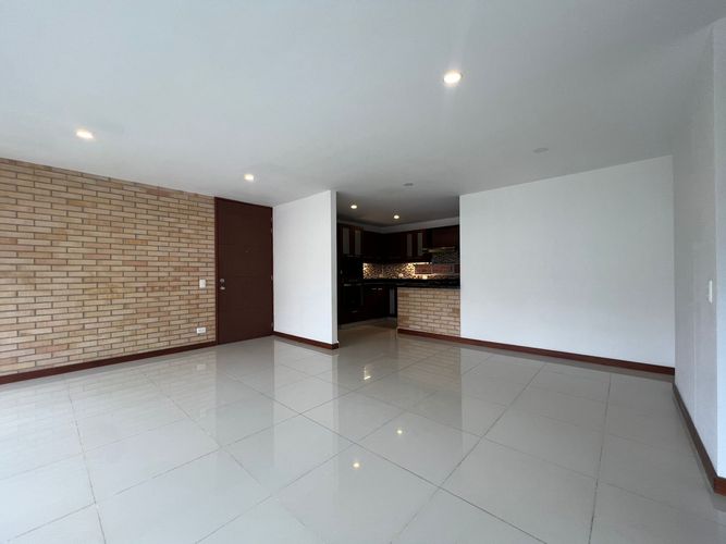 Apartamento de 3 alcobas en arriendo en Cumbres, Envigado, 103 m² · foto 6 de 20