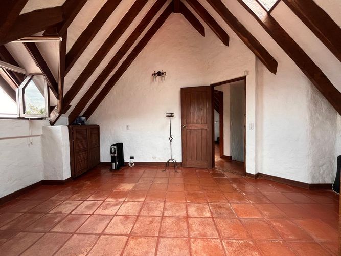 Casa de 5 alcobas en venta en Escobero, Envigado, 464 m² · foto 13 de 20