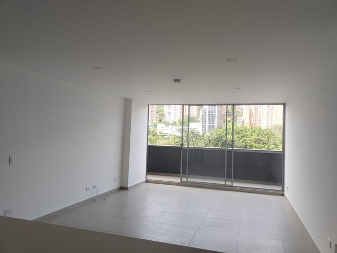 Apartamento de 3 alcobas en venta en El Poblado, Medellín, 142 m² · foto 2 de 20