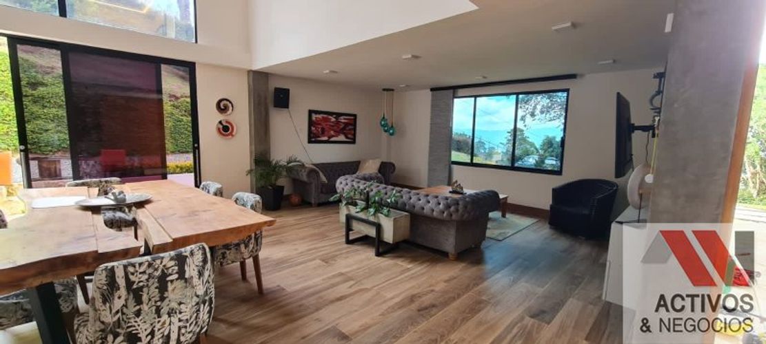 Casa de 4 alcobas en venta en San Cristobal, Medellín · foto 9 de 24