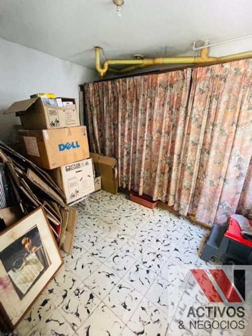 Casa de 4 alcobas en venta en La Castellana, Medellín, 301 m² · foto 15 de 24