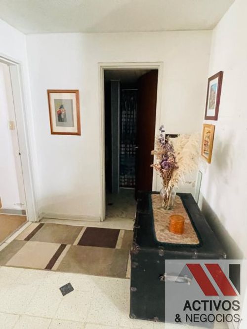 Casa de 4 alcobas en venta en La Castellana, Medellín, 301 m² · foto 16 de 24