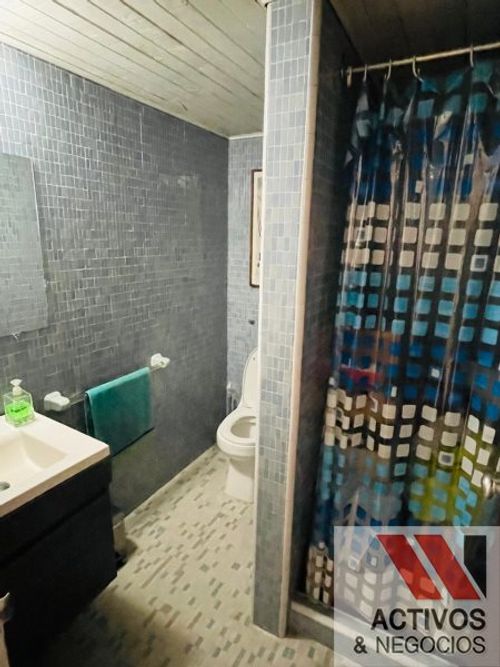 Casa de 4 alcobas en venta en La Castellana, Medellín, 301 m² · foto 17 de 24