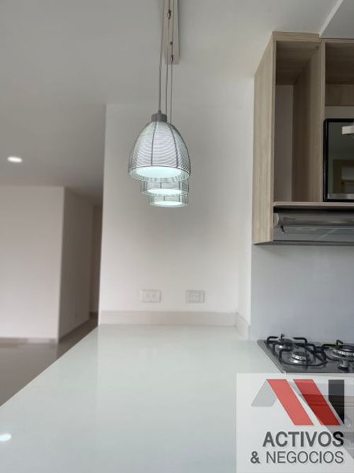 Apartamento de 3 alcobas en venta en Rosales, Medellín, 130 m² · foto 4 de 17