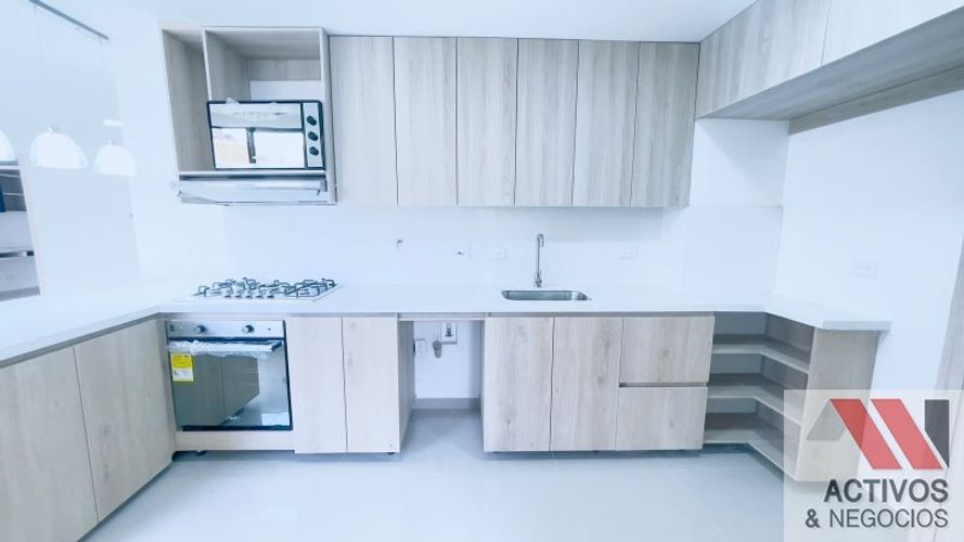 Apartamento de 3 alcobas en venta en Rosales, Medellín, 130 m² · foto 5 de 17