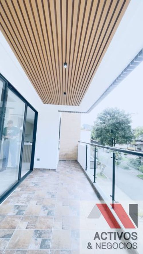 Apartamento de 3 alcobas en venta en Rosales, Medellín, 130 m² · foto 6 de 17