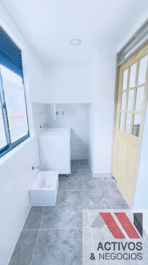 Apartamento de 3 alcobas en venta en Rosales, Medellín, 130 m² · foto 7 de 17