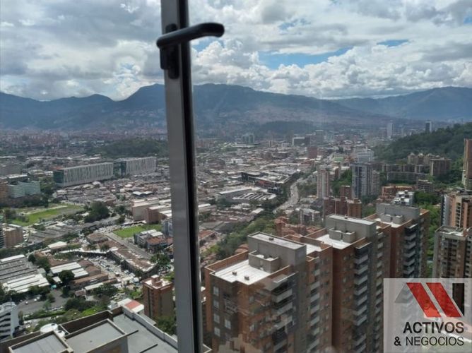 Apartamento de 2 alcobas en arriendo en El Diamante No. 2, Medellín, 98 m² · foto 3 de 9