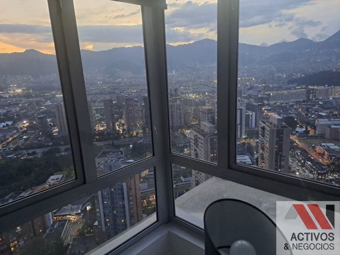 Apartamento de 2 alcobas en arriendo en El Diamante No. 2, Medellín, 98 m² · foto 4 de 9