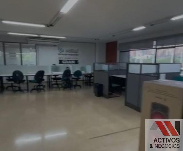 Oficina en arriendo en Las Vegas, Envigado, 562 m² · foto 2 de 13