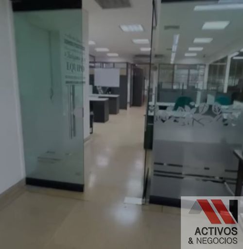 Oficina en arriendo en Las Vegas, Envigado, 562 m² · foto 3 de 13