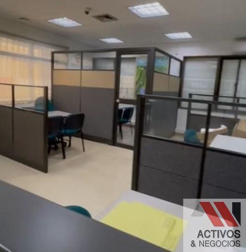 Oficina en arriendo en Las Vegas, Envigado, 562 m² · foto 12 de 13