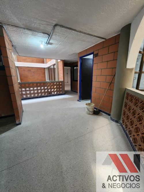 Edificio en venta en Villa Nueva, Medellín, 1664 m² · foto 5 de 6