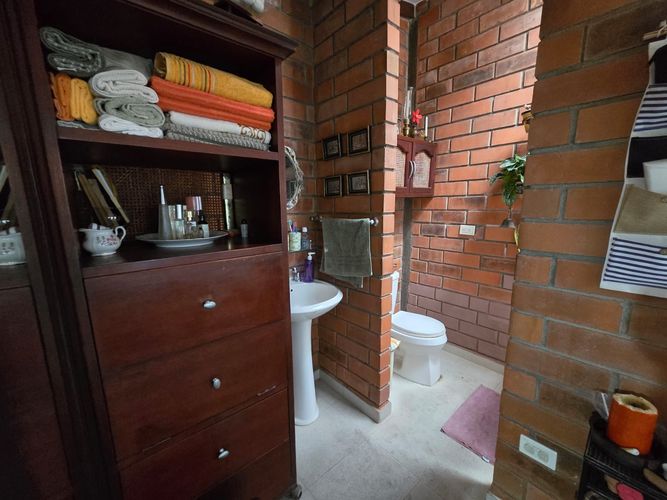 Casa de 5 alcobas en venta en La Flora, Cali, 280 m² · foto 15 de 23