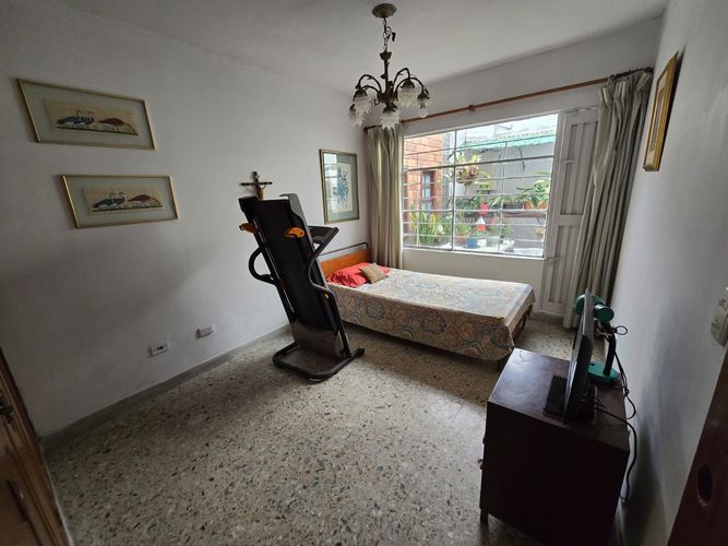Casa de 5 alcobas en venta en La Flora, Cali, 280 m² · foto 12 de 23
