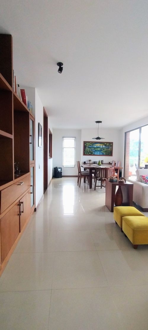 Apartamento de 4 alcobas en venta en Ciudad Jardin, Cali, 150 m² · foto 2 de 24