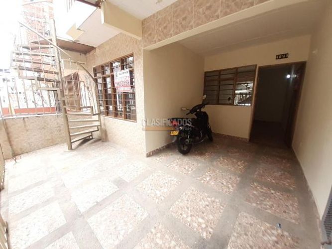 Edificio en venta en Las Granjas, Cali, 730 m² · foto 13 de 14