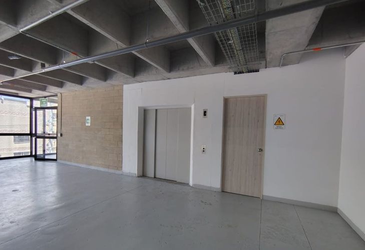 Bodega en arriendo en Villa Del Parque, Itagüí, 470 m² · foto 6 de 8