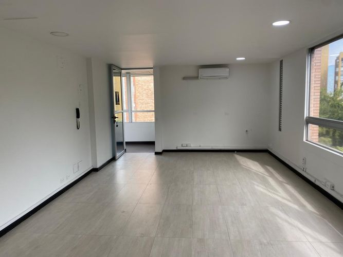Oficina en arriendo en El Poblado, Medellín, 47 m² · foto 5 de 16