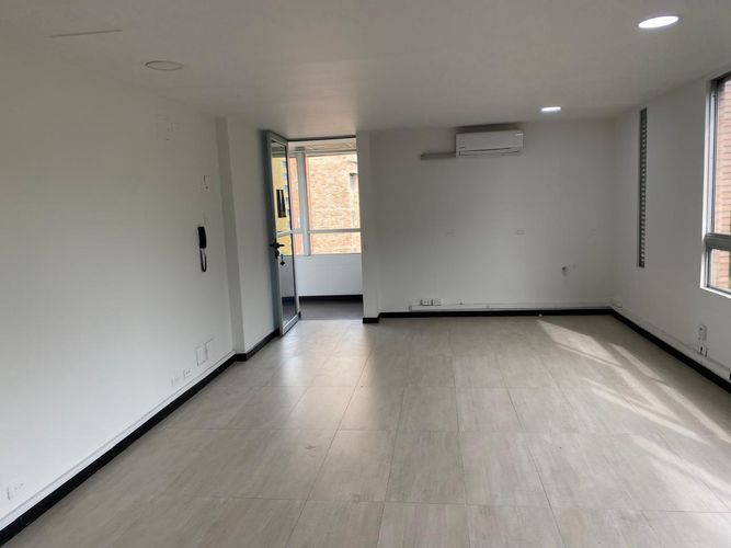 Oficina en arriendo en El Poblado, Medellín, 47 m² · foto 12 de 16