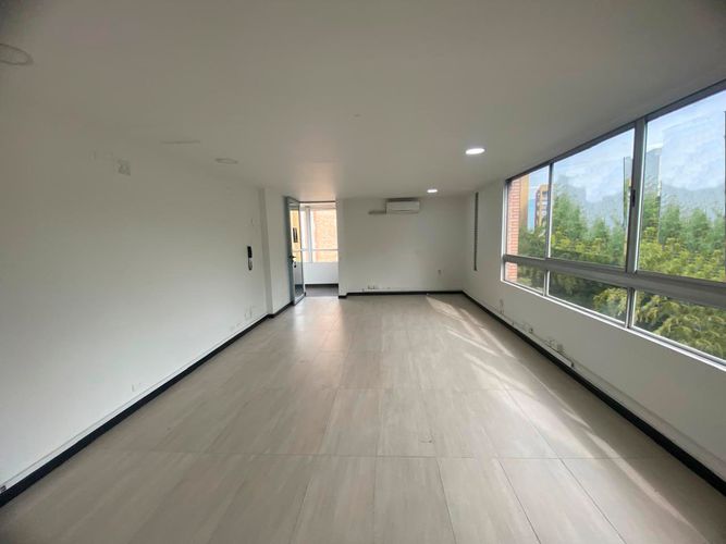 Oficina en arriendo en El Poblado, Medellín, 47 m² · foto 6 de 16