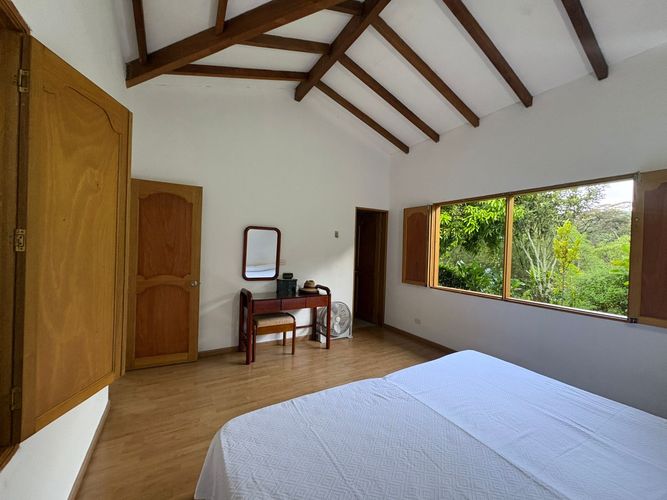 Casa de 4 alcobas en venta en Simon Bolivar Sb (Centro), Copacabana, 230 m² · foto 8 de 24