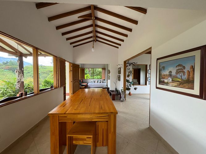 Casa de 4 alcobas en venta en Simon Bolivar Sb (Centro), Copacabana, 230 m² · foto 6 de 24
