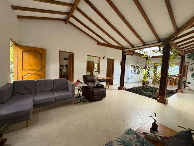 Casa de 4 alcobas en venta en Simon Bolivar Sb (Centro), Copacabana, 230 m² · foto 17 de 24