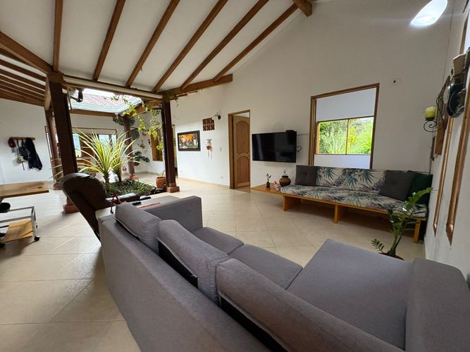 Casa de 4 alcobas en venta en Simon Bolivar Sb (Centro), Copacabana, 230 m² · foto 21 de 24