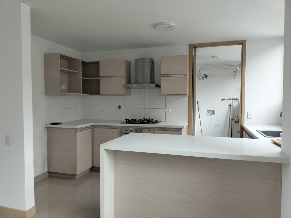 Apartamento en arriendo en El Poblado, Medellín · foto 4 de 20