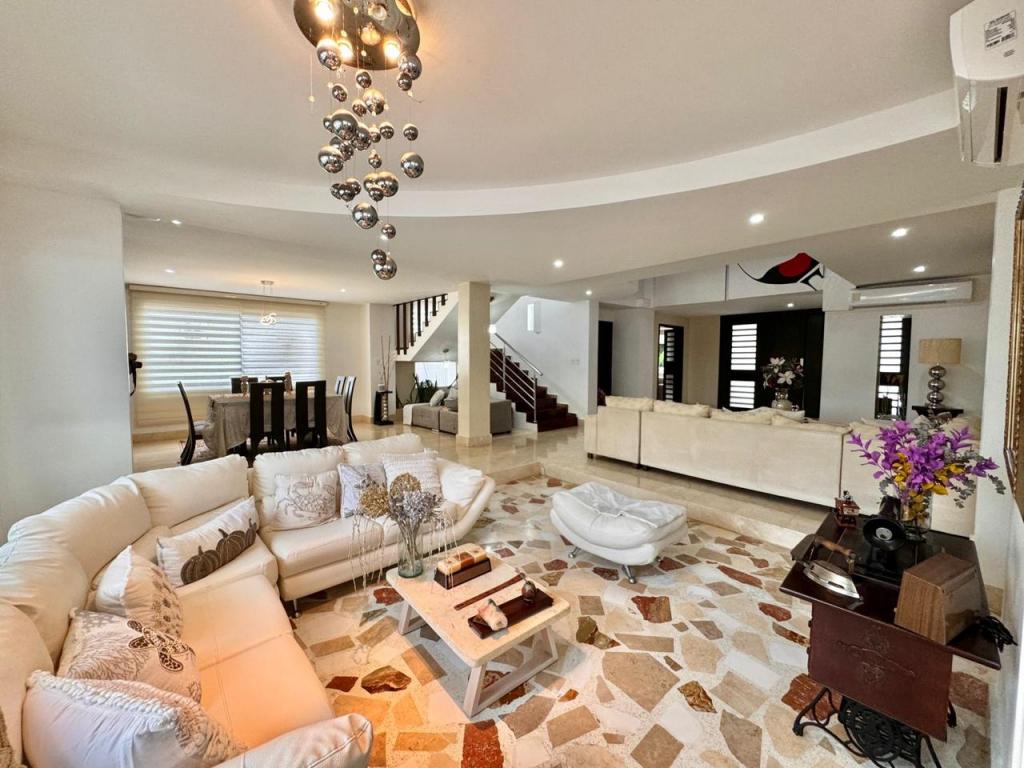 Casa en venta en Altos De Pradomar, Atlántico · foto 2 de 24