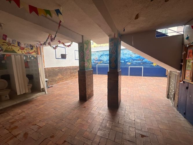 Casa de 5 alcobas en venta en Centro Fontibon, Bogotá, 400 m² · foto 14 de 21