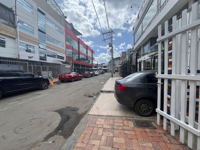 Casa de 5 alcobas en venta en Centro Fontibon, Bogotá, 400 m² · foto 21 de 21