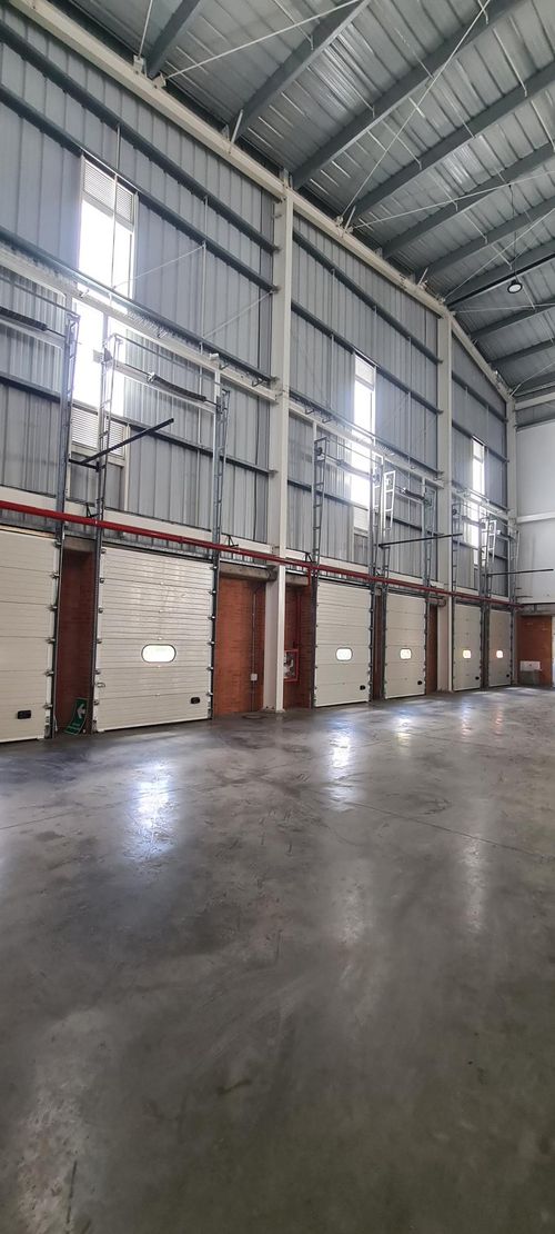 Bodega en arriendo en Zona Industrial, Yumbo, 2173 m² · foto 3 de 24