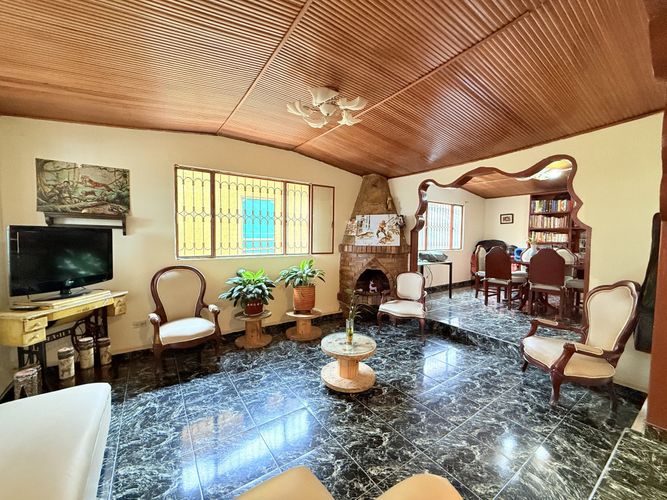 Casa de 5 alcobas en venta en Zona Centro, Madrid, 128 m² · foto 3 de 18