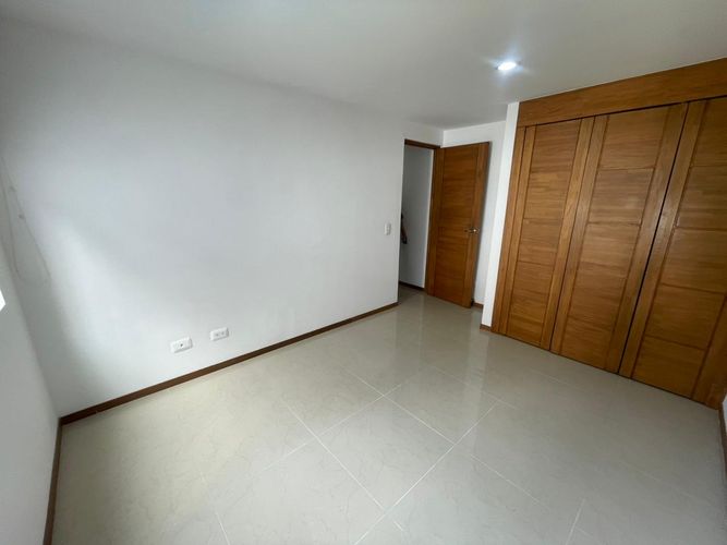 Apartamento de 3 alcobas en venta en Las Lomitas, Sabaneta, 117 m² · foto 7 de 19