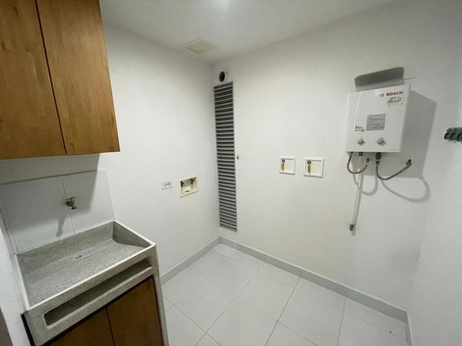 Apartamento de 3 alcobas en venta en Las Lomitas, Sabaneta, 117 m² · foto 10 de 19